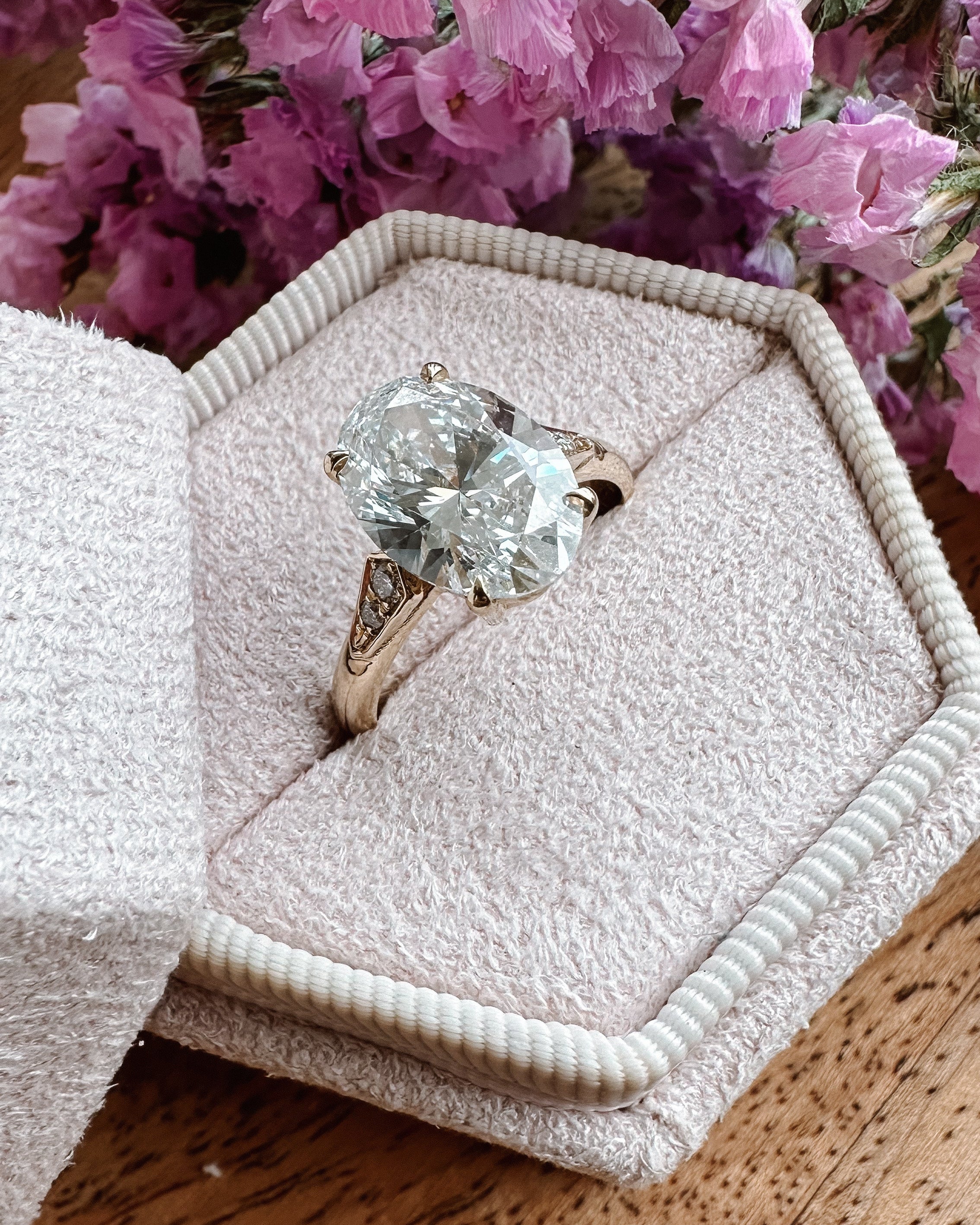 Yasmin Oval Cut Diamond Ring with 2.00 carat Lab Grown Diamonds